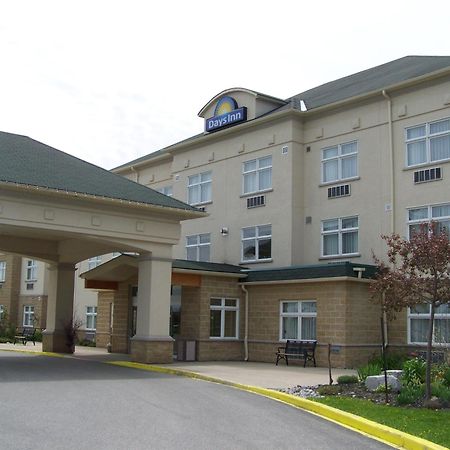 Days Inn By Wyndham Orillia Exteriör bild