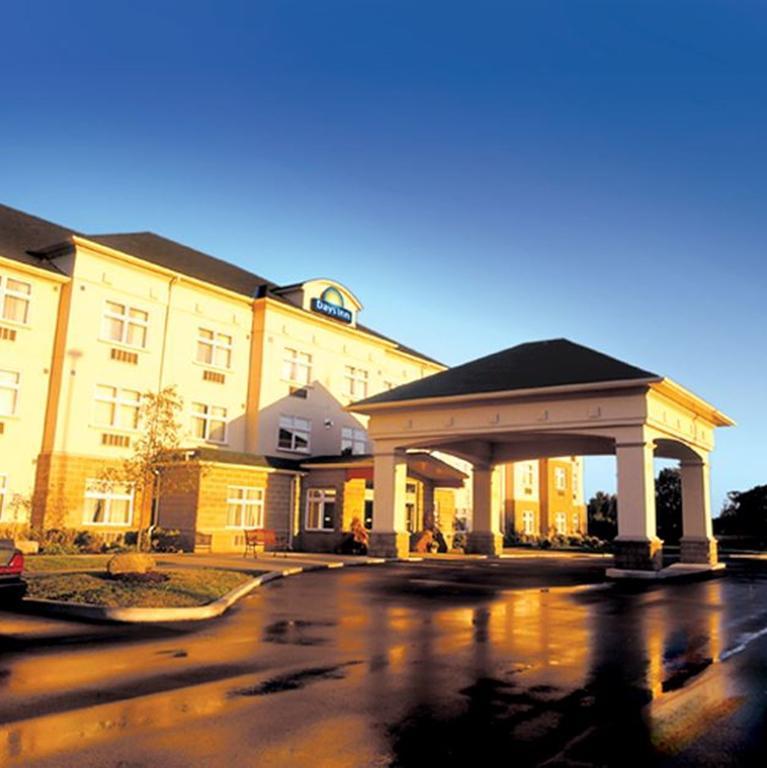 Days Inn By Wyndham Orillia Exteriör bild