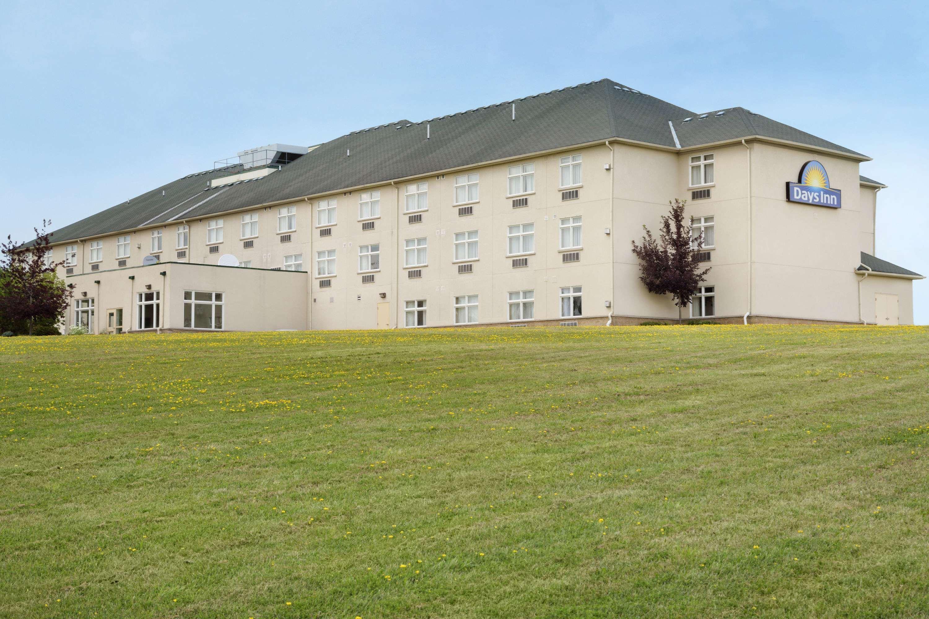 Days Inn By Wyndham Orillia Exteriör bild